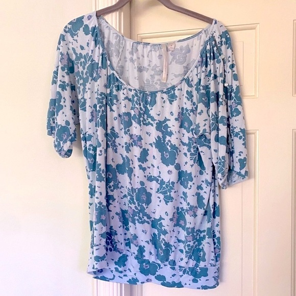 LC Teal Blue Gray Floral Women's Top Size Medium Banded Hem Short Sleeves Top - Picture 7 of 7